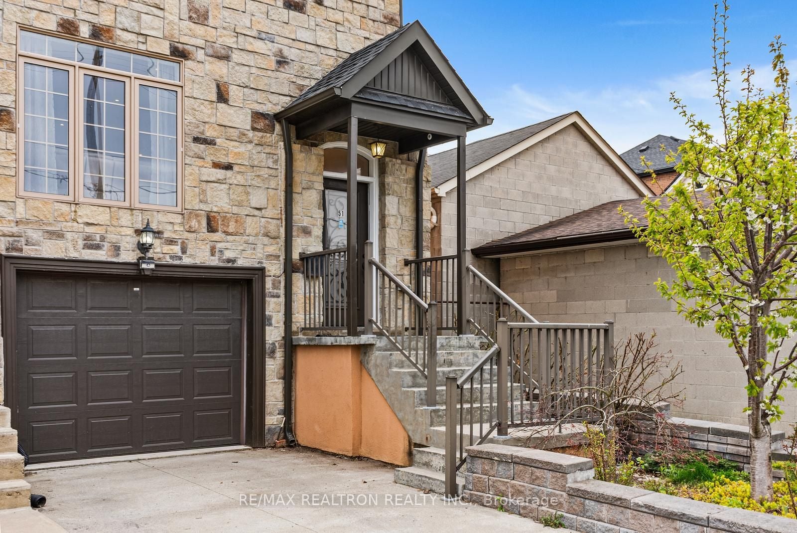 Additional image 2 of 51 Rogers Road, Toronto, ON, M6E 1N5
