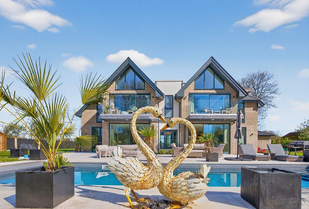 Additional image 2 of 5 bed detached house for saleDorney Reach Road Dorney Reach Maidenhead, Berkshire SL6