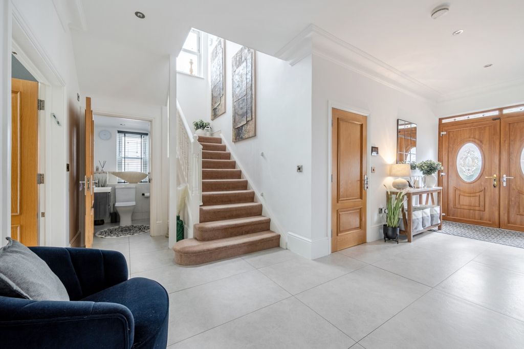 Additional image 11 of 5 bed detached house to rentBarnet Road, Arkley, Barnet EN5