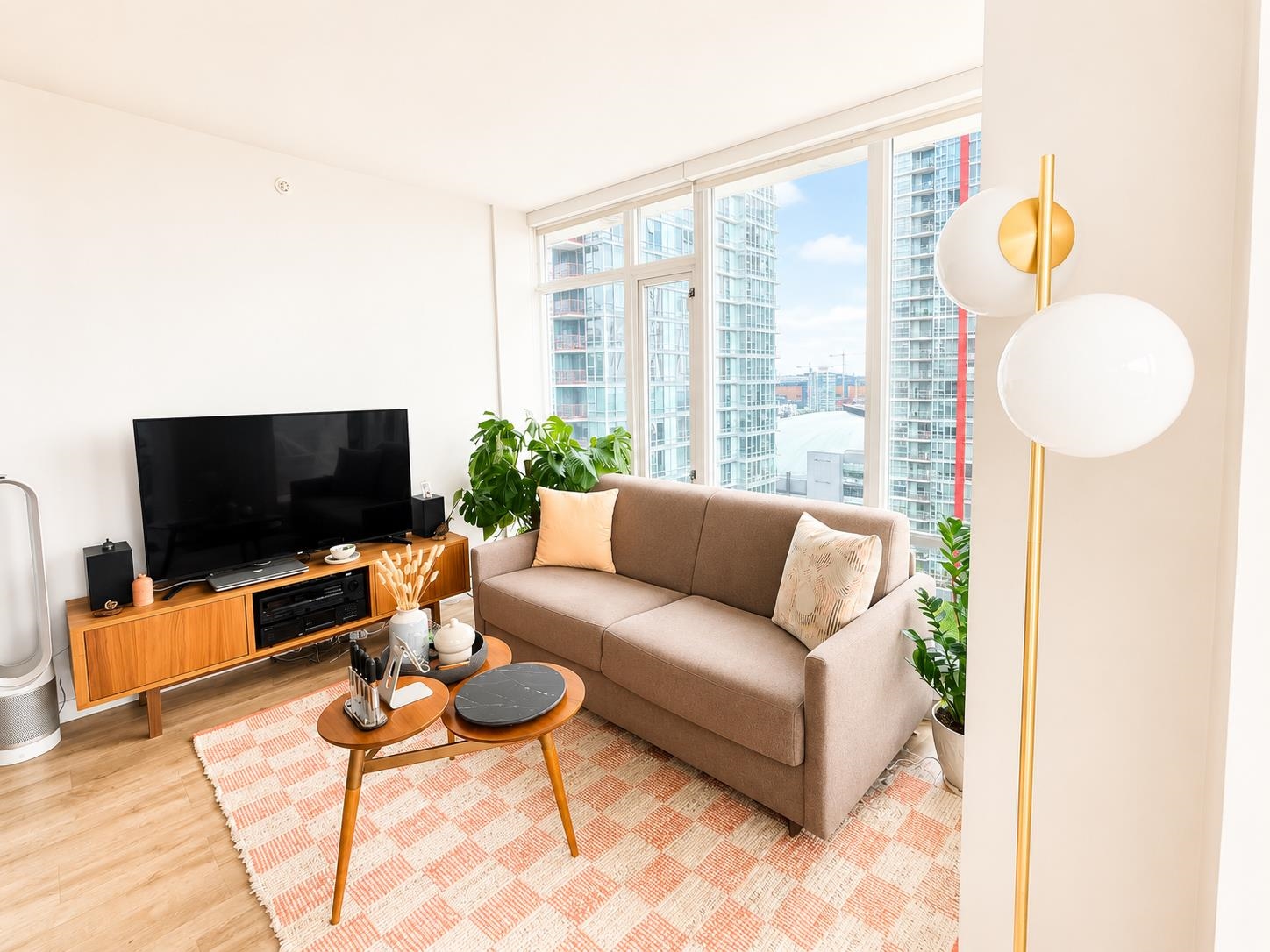 Additional image 3 of 1705-161 Georgia Street W, Vancouver, BC, V6B 0K9