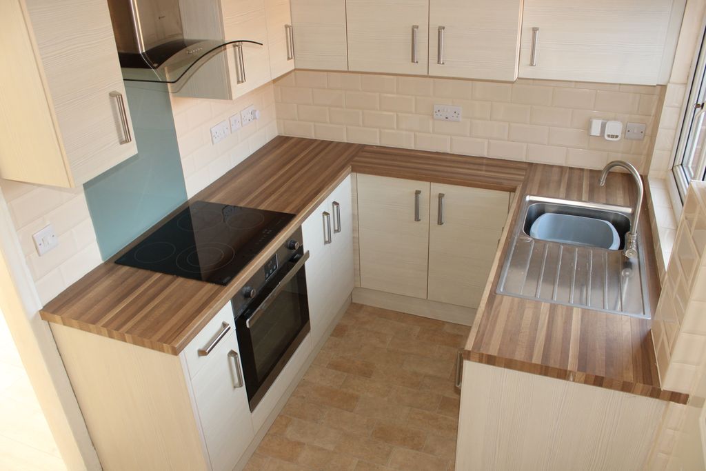 Additional image 5 of 2 bed property to rentCaradoc Road, Prestatyn LL19