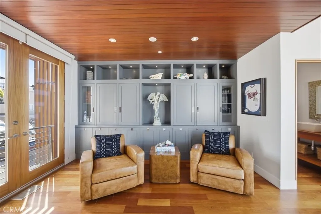 Additional image 6 of 1211 Bayview Dr, Manhattan Beach, CA 90266