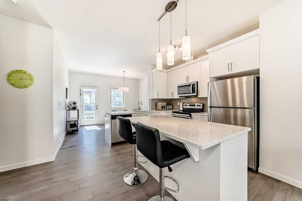 Additional image 5 of 139 Legacy Point SE, Calgary, AB, T2X3Z3