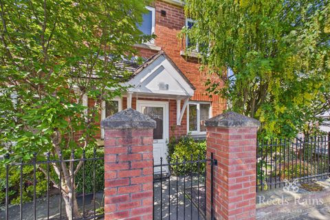 Yew Street, Manchester, Greater Manchester M15