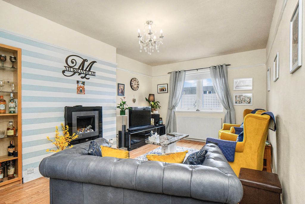 Additional image 2 of 4 bed flat for sale18c Links Avenue, Musselburgh, East Lothian EH21