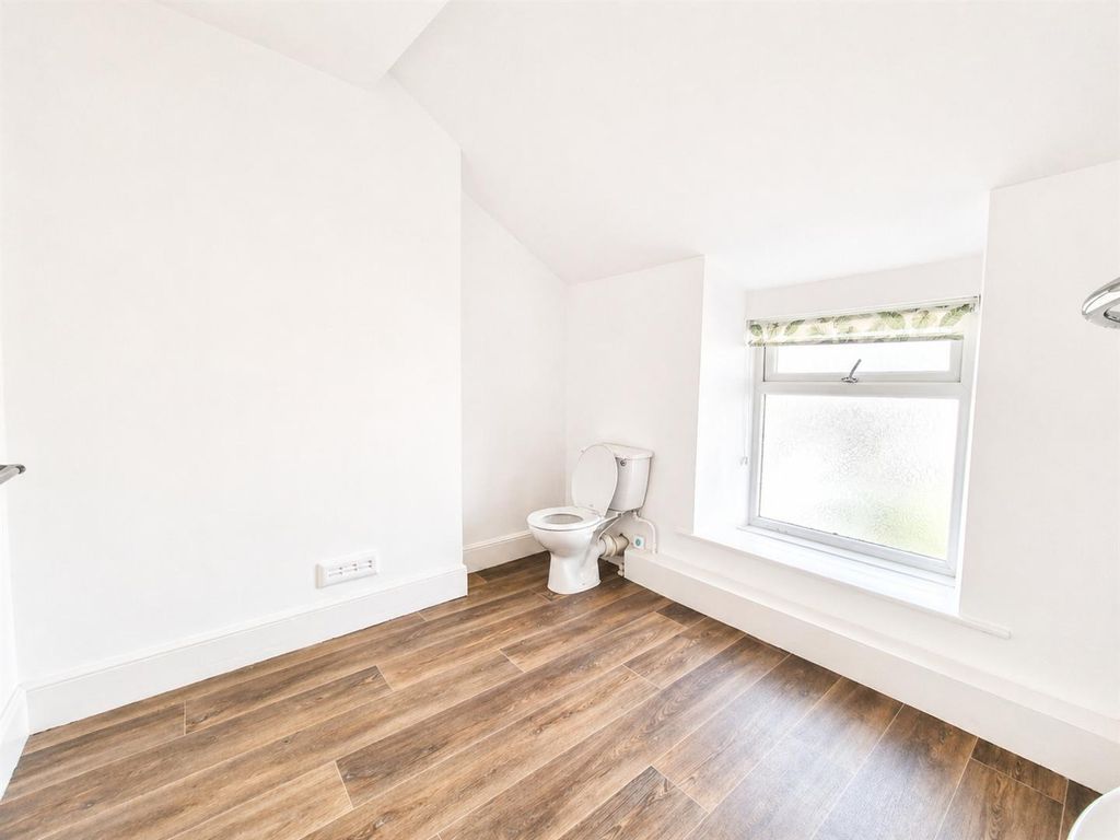 Additional image 7 of 3 bed flat to rentVictoria Parade, Pwllheli LL53
