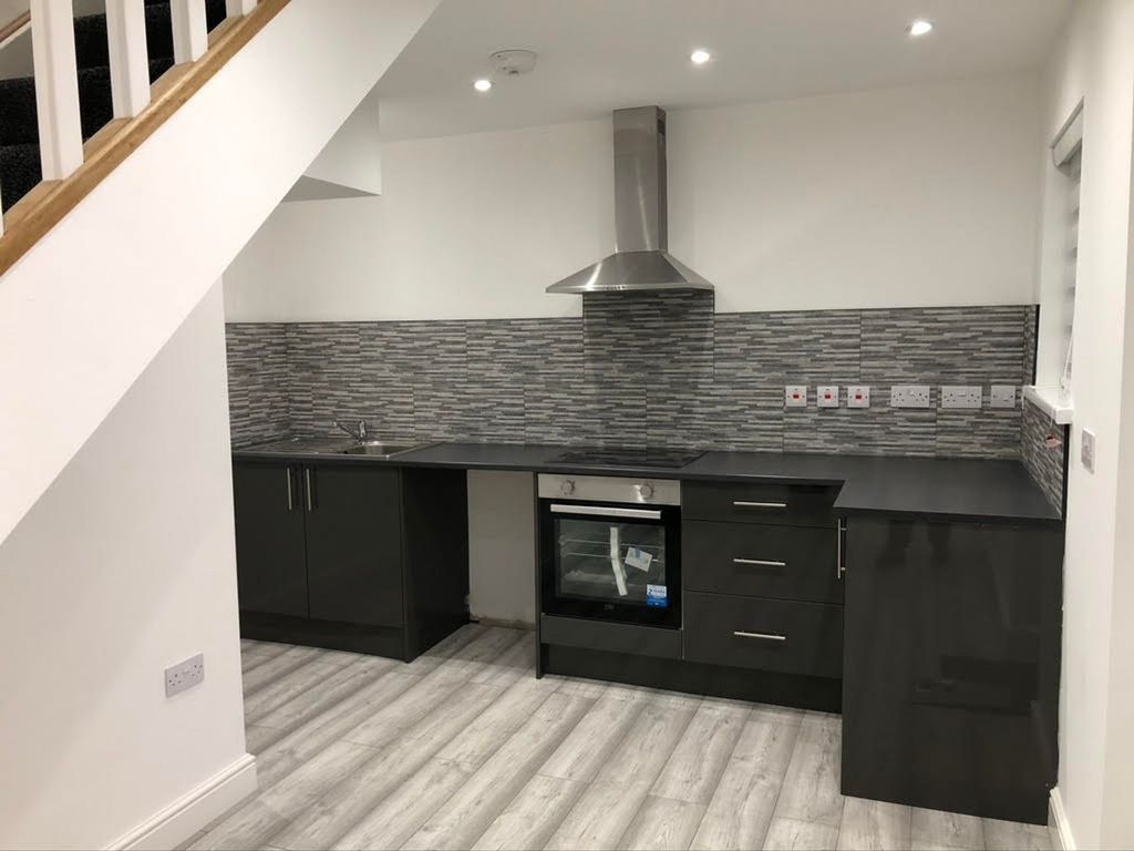 1 bed flat to rentThe Square, Abertridwr CF83