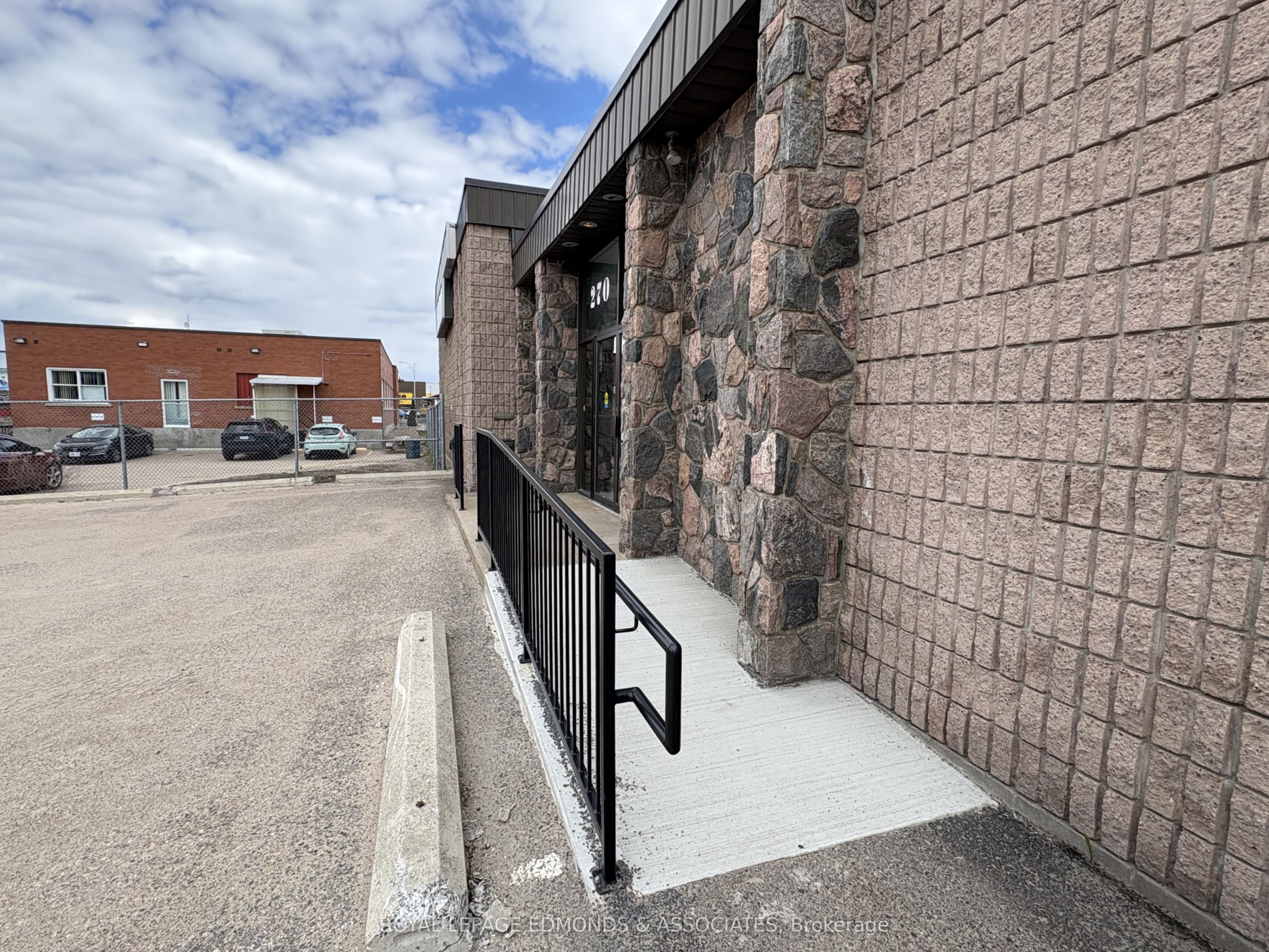 Additional image 3 of A,B-270 Lake Street, Pembroke, ON, K8A 7Y9