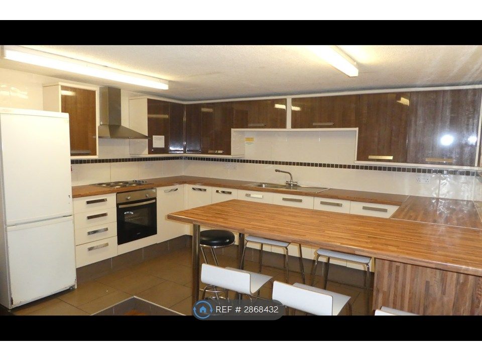 5 bed flat to rentHmo Licensed - Bentinck Street, Glasgow G3 photo 3