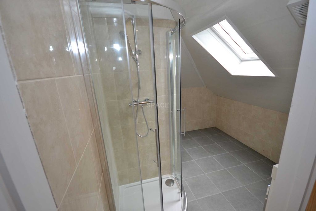 Additional image 3 of Room to rentChurch Road, Reading, Berkshire, - Room 8 RG6