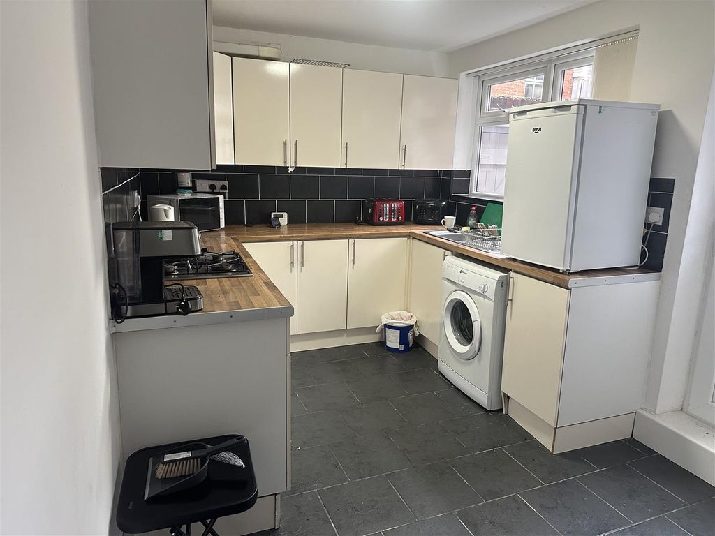 Additional image 3 of Room to rentSt Pauls Road Room 4, Hartlepool TS26