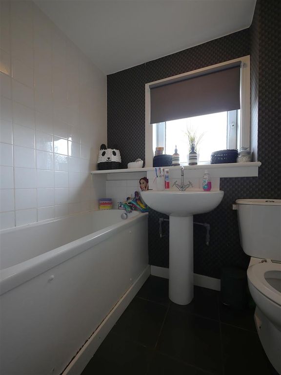 Additional image 7 of 2 bed terraced house to rentFalcon Road, Johnstone PA5