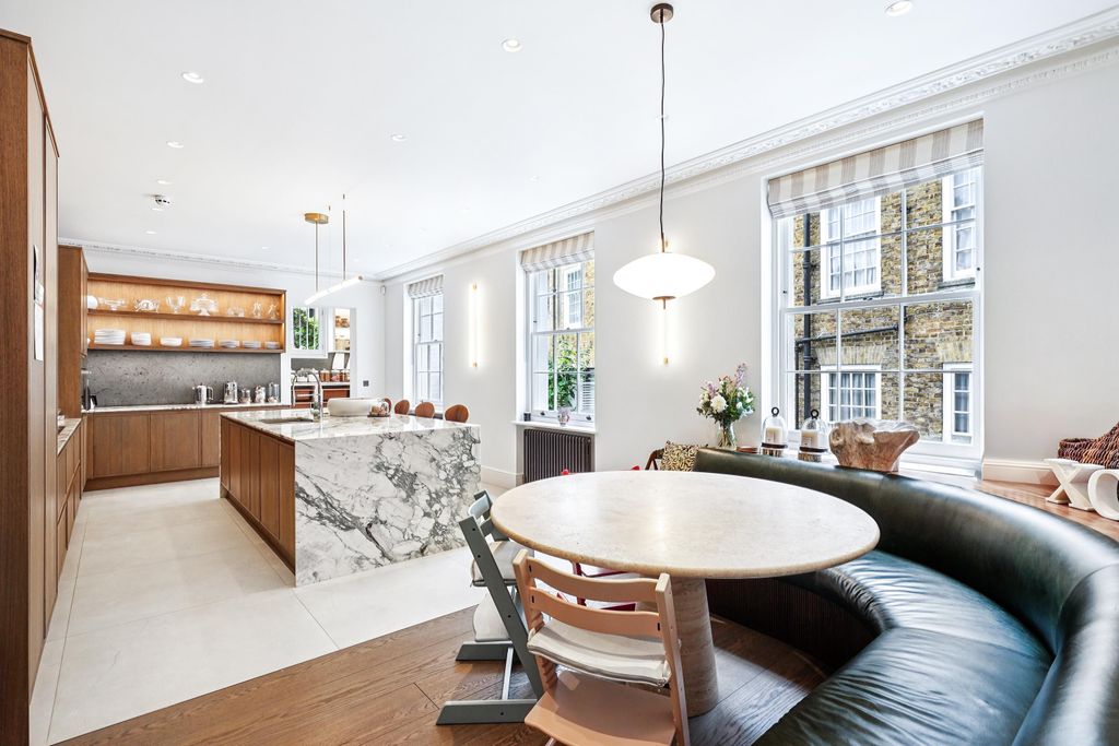 7 bed detached house to rentWilton Crescent, London SW1X