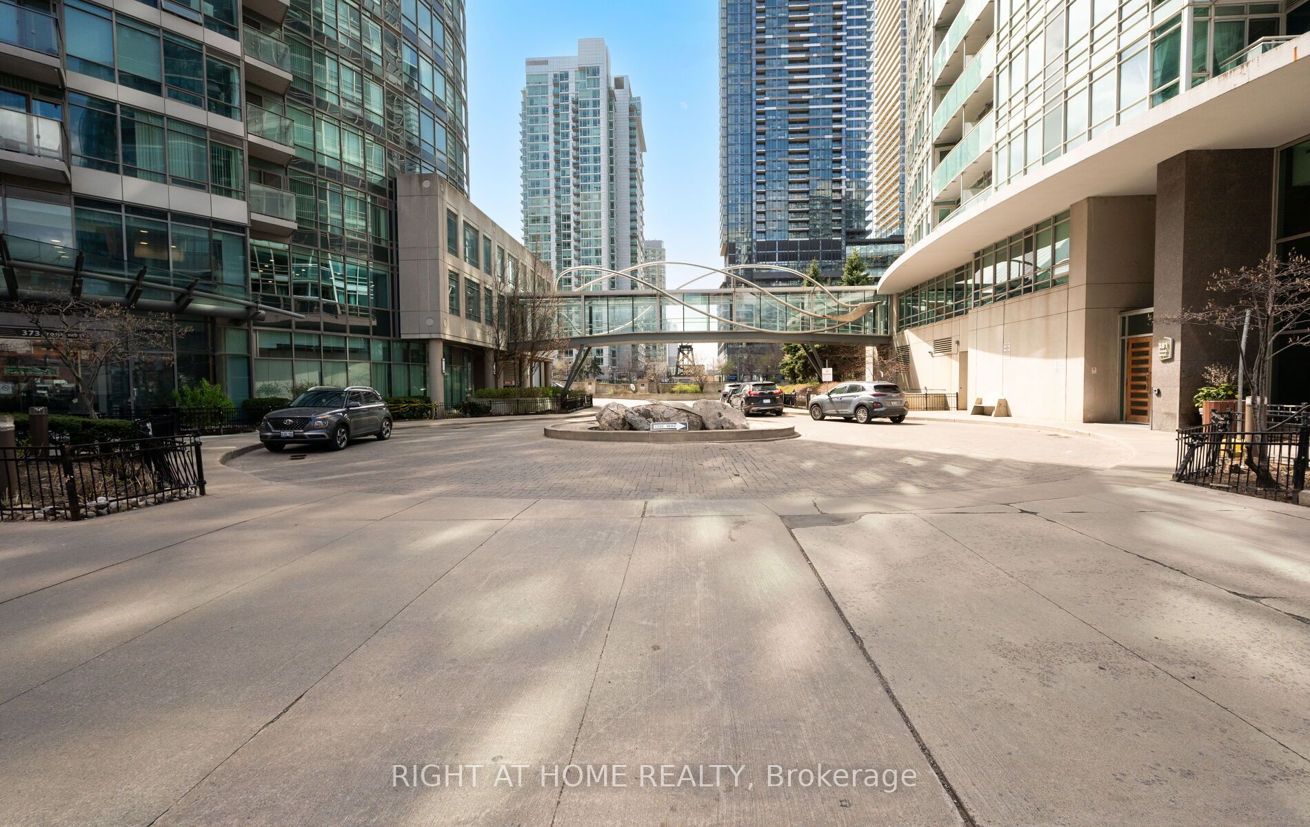 Additional image 3 of 803-373 Front Street W, Toronto, ON, M5V 3R7