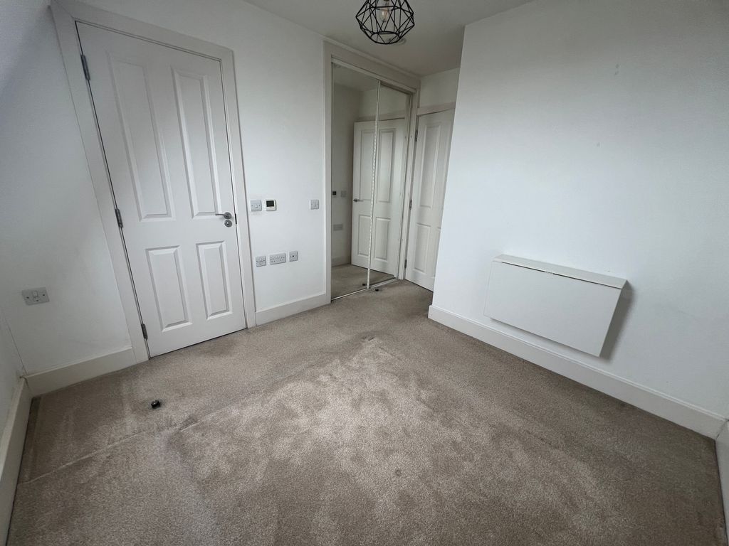 Additional image 5 of 2 bed flat to rentRockingham Road, Newbury RG14