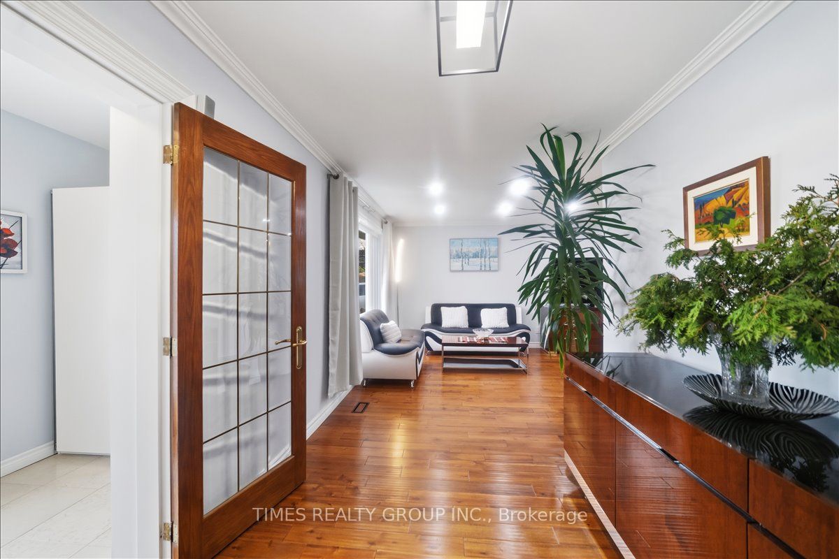 Additional image 5 of 651 Burnhamthorpe Road, Toronto, ON, M9C 2Z1