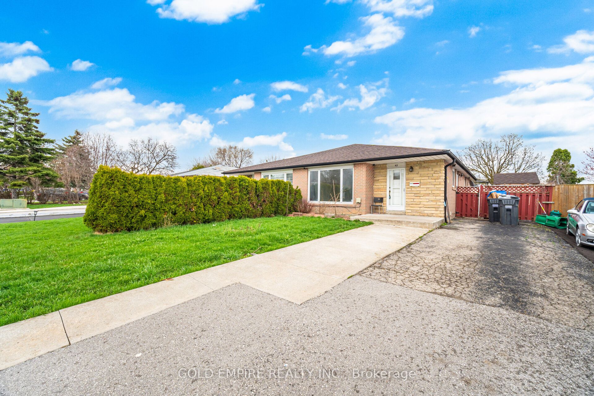 42 Flamingo Crescent, Brampton, ON, L6T 2G5 photo 3