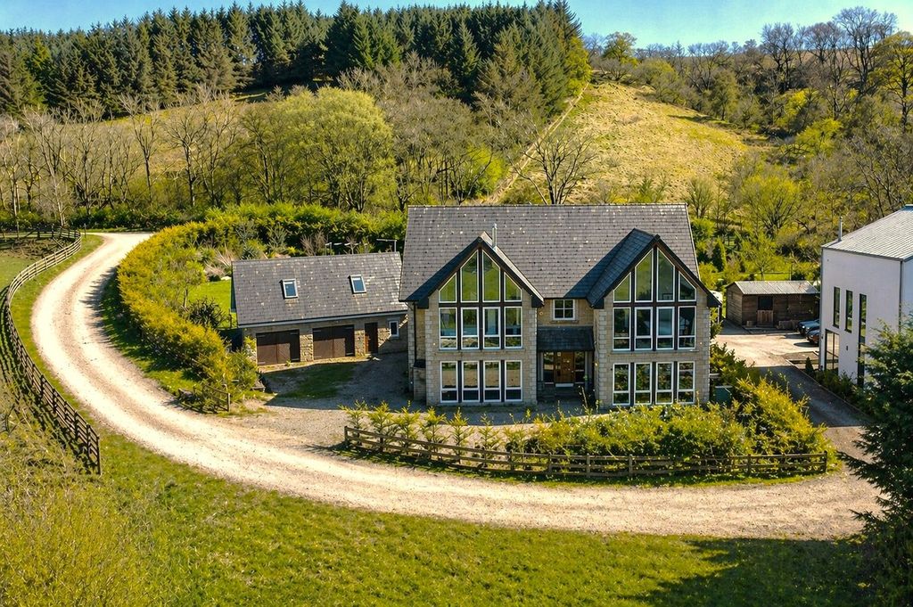 5 bed country house for saleCroft Wood View, Cleish, Kinross-Shire KY13