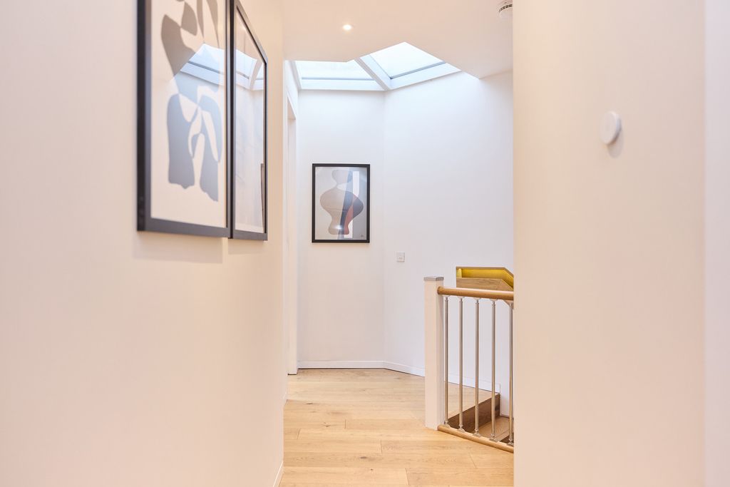 Additional image 6 of 3 bed detached house to rentCrowntree Mews, Mill Hill NW7