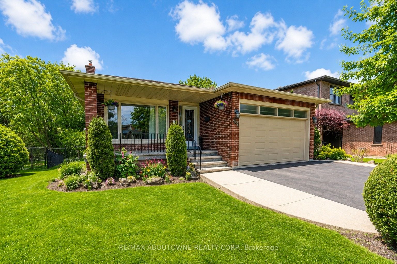 440 Parkridge Crescent, Oakville, ON, L6M 1B2