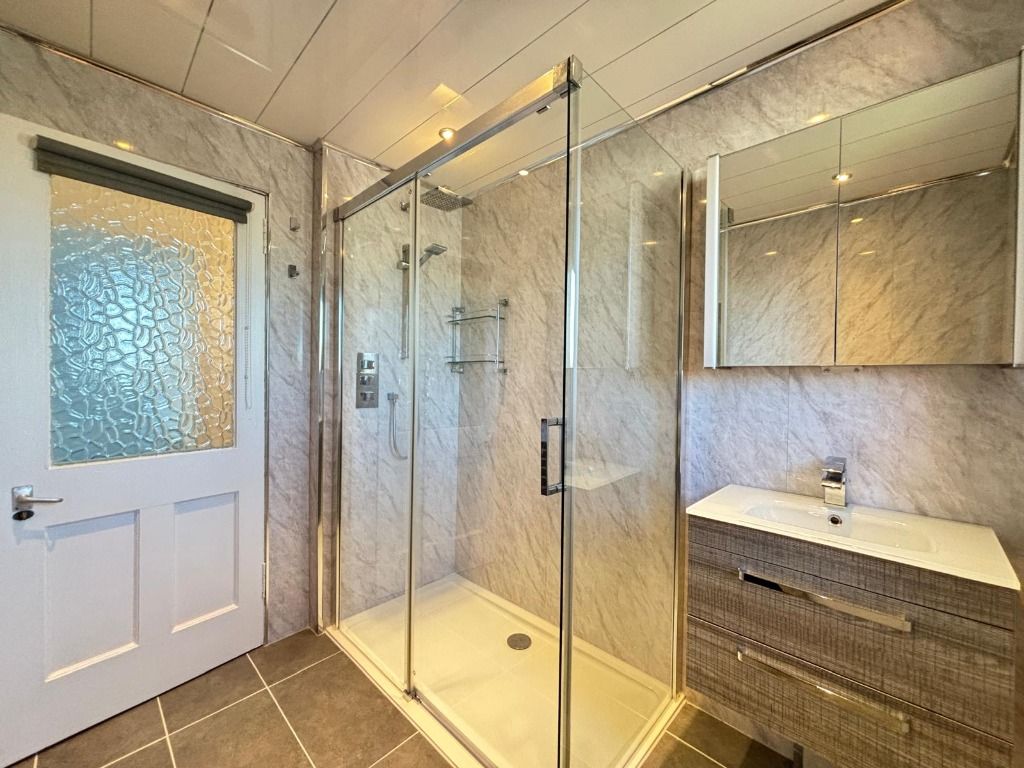 Additional image 7 of 2 bed terraced house to rentQueens Road, Elderslie, Renfrewshire PA5