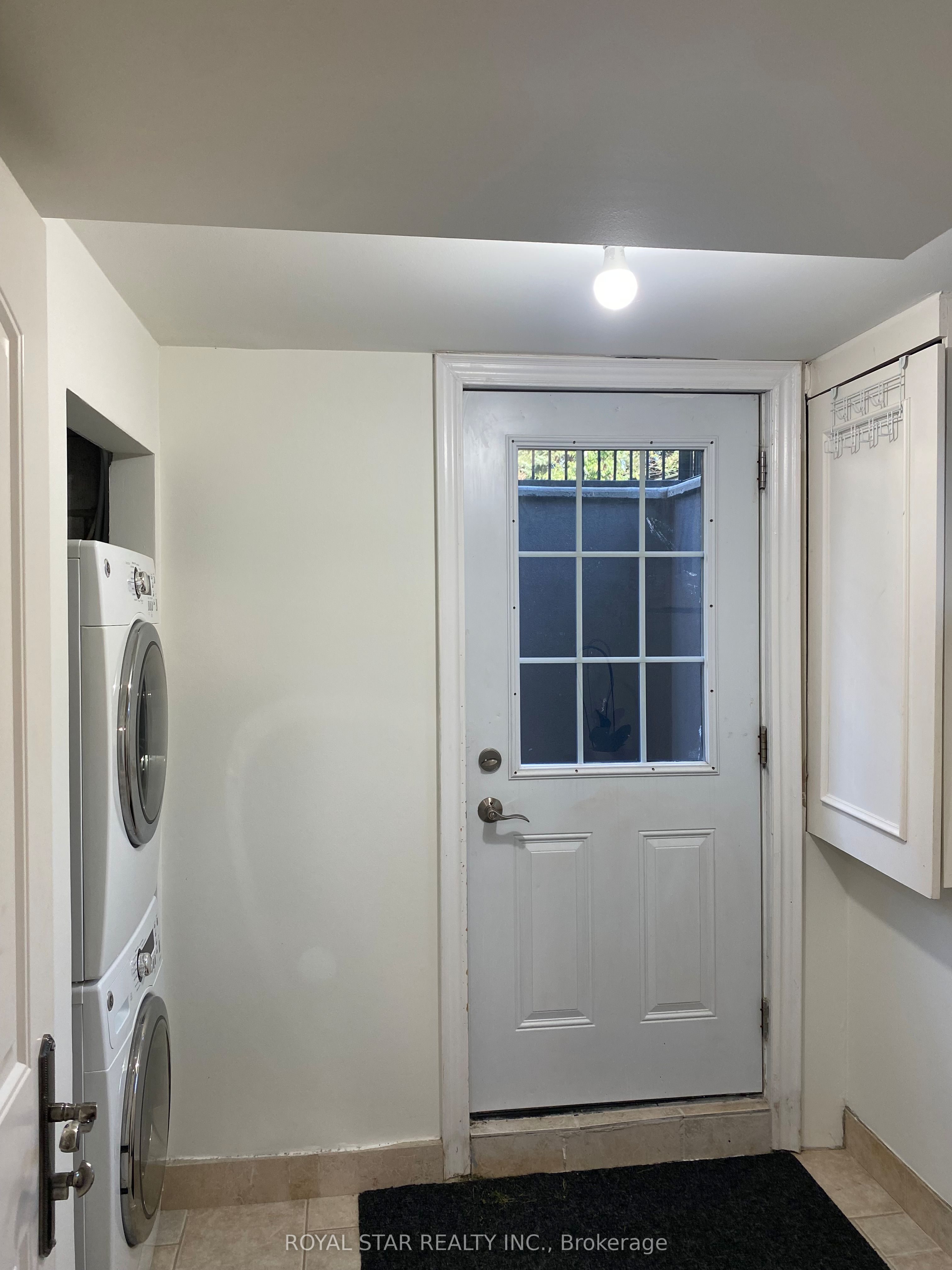 Additional image 2 of Bsmt-48 Sunnywood Crescent, Richmond Hill, ON, L4C 6W3