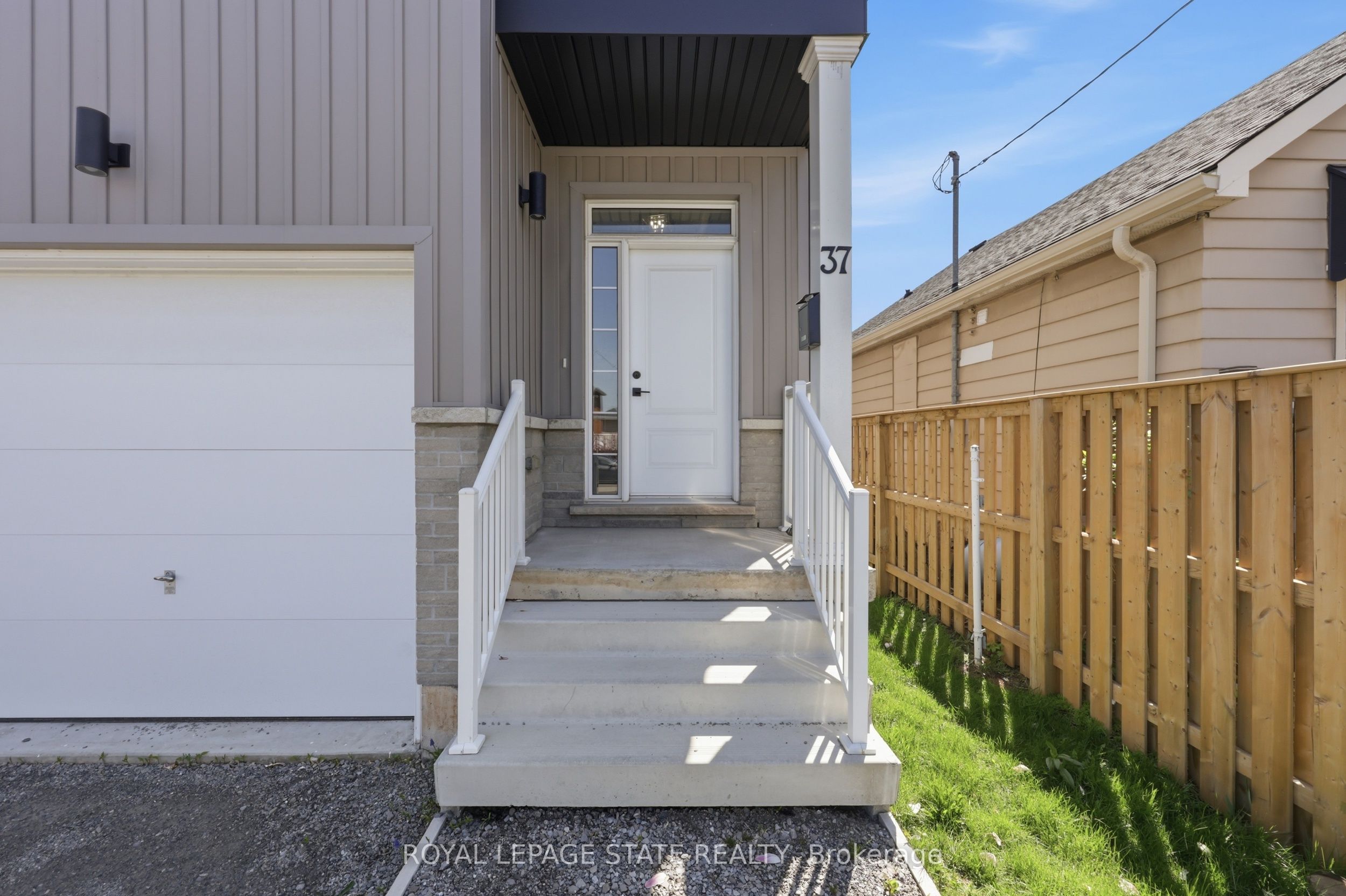 Additional image 3 of 37 Delena Avenue S, Hamilton, ON, L9H 1B7