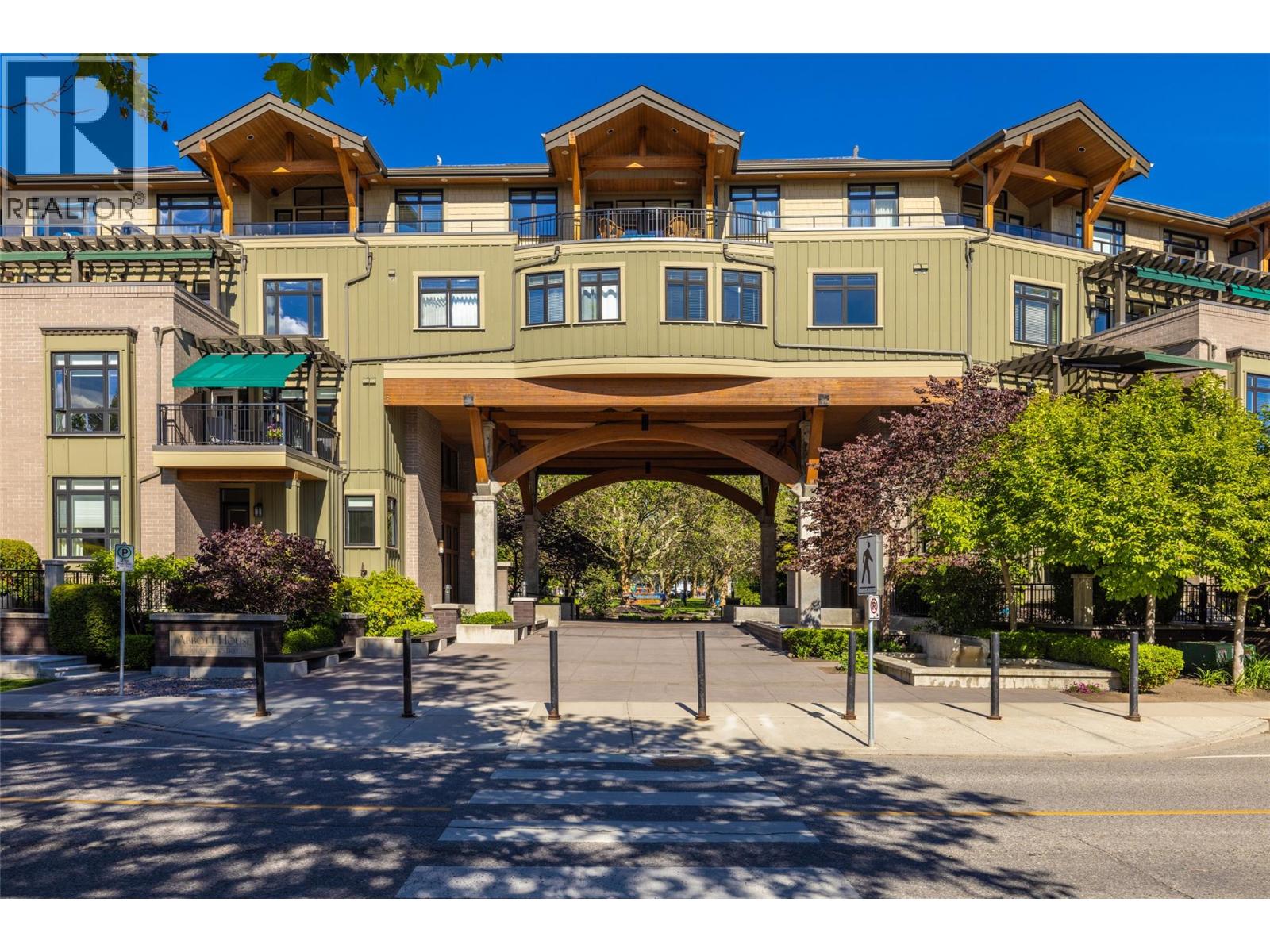 305-2901 Abbott Street, Kelowna, BC, V1Y1G7