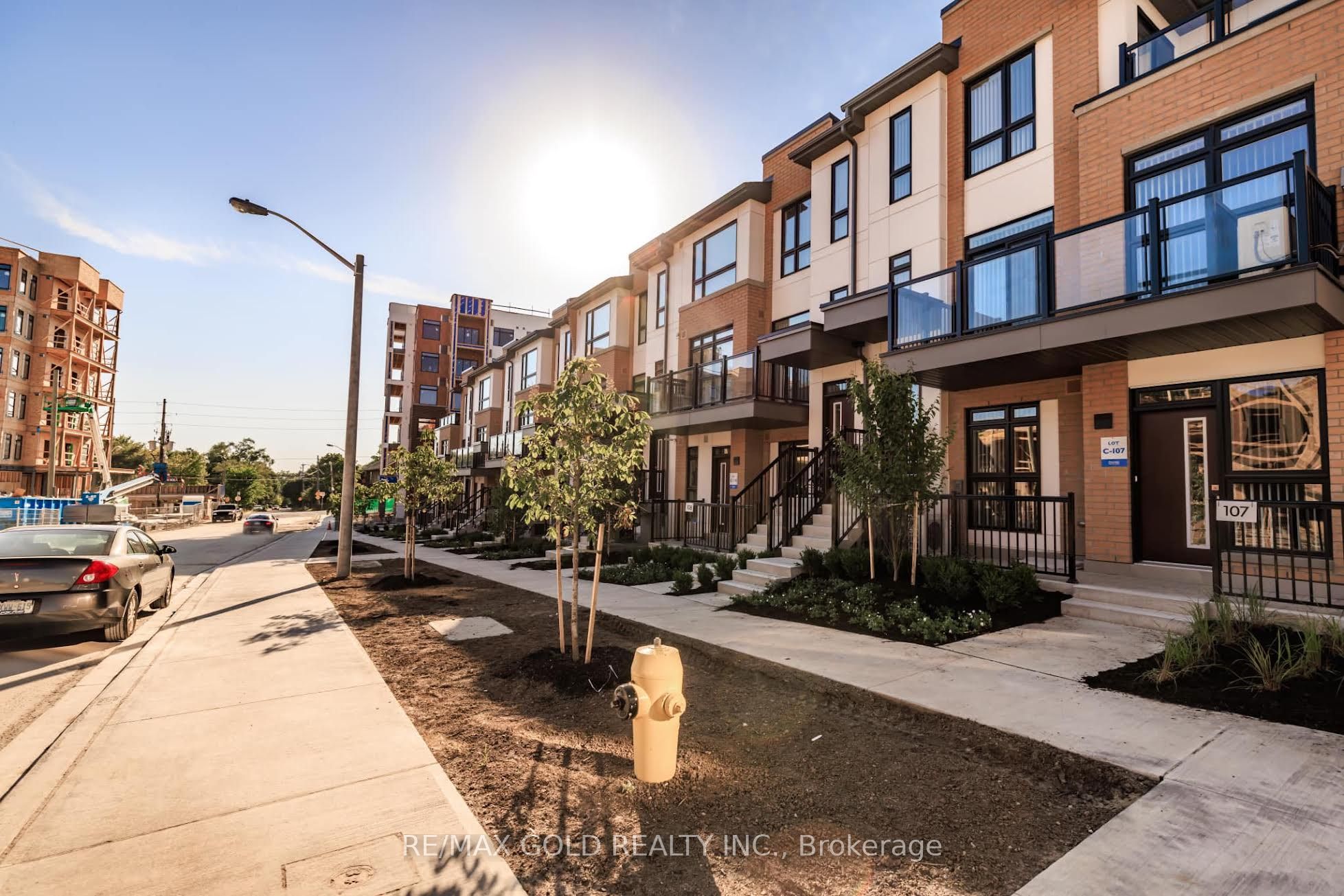 Additional image 4 of 210-140 Canon Jackson Drive, Toronto, ON, M6M 0B9