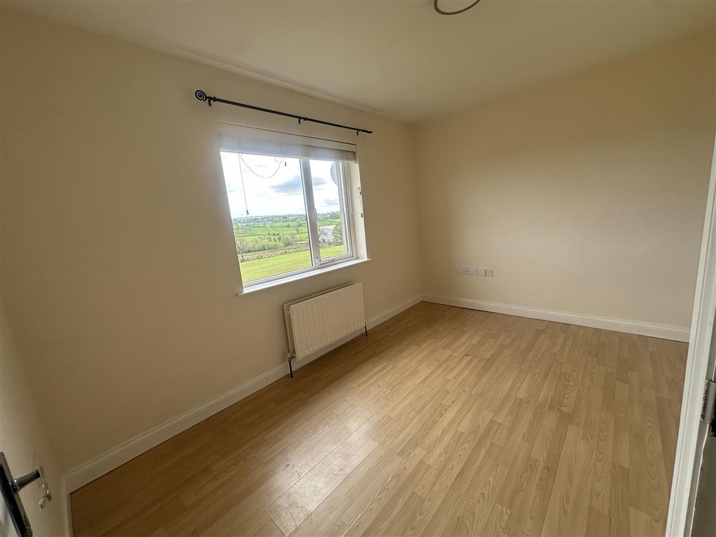 Additional image 12 of 4 bed detached house to rentLogan Gardens, Ballyclare BT39