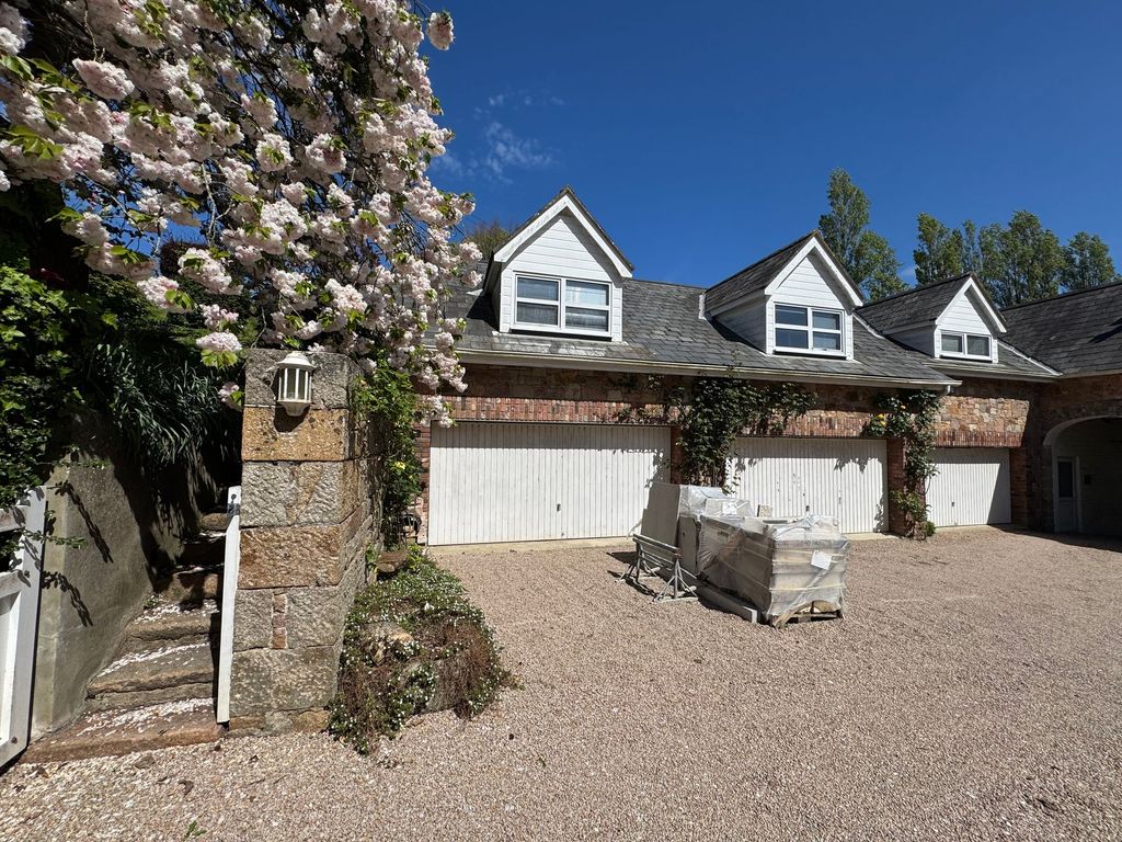 2 bed flat to rentThe Potting Shed, Les Charrieres Nicolle, St Lawrence JE3