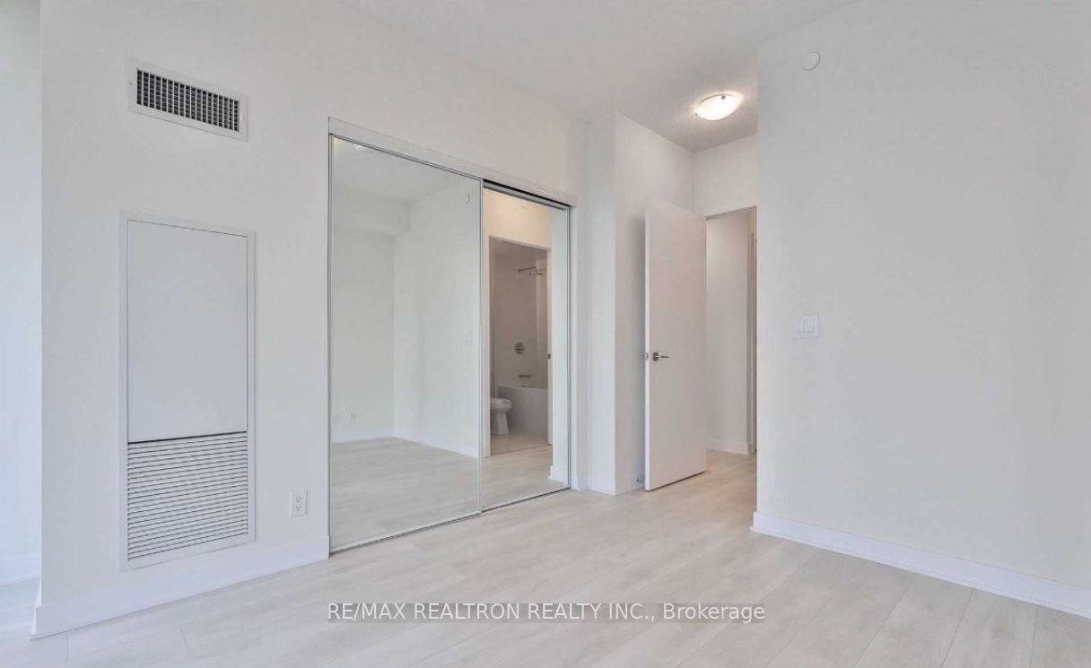 Additional image 6 of 1802-2221 Yonge Street, Toronto, ON, M4S 2B4
