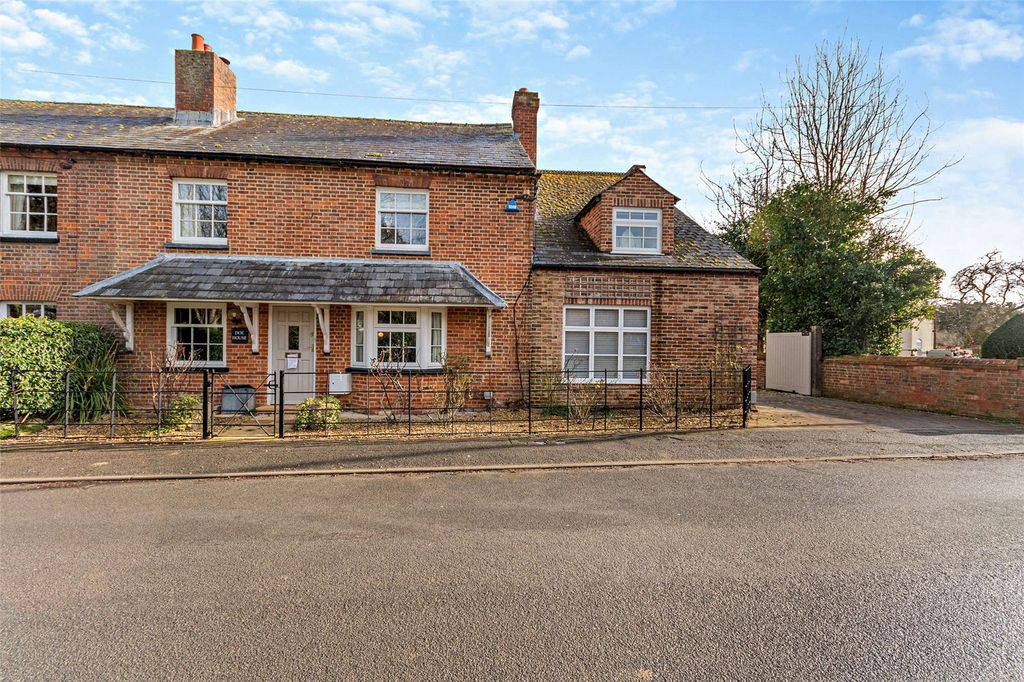 5 bed semi-detached house to rentMain Street, Dumbleton, Evesham, Gloucestershire WR11