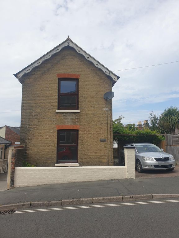 2 bed detached house to rentOsborne Road, East Cowes PO32