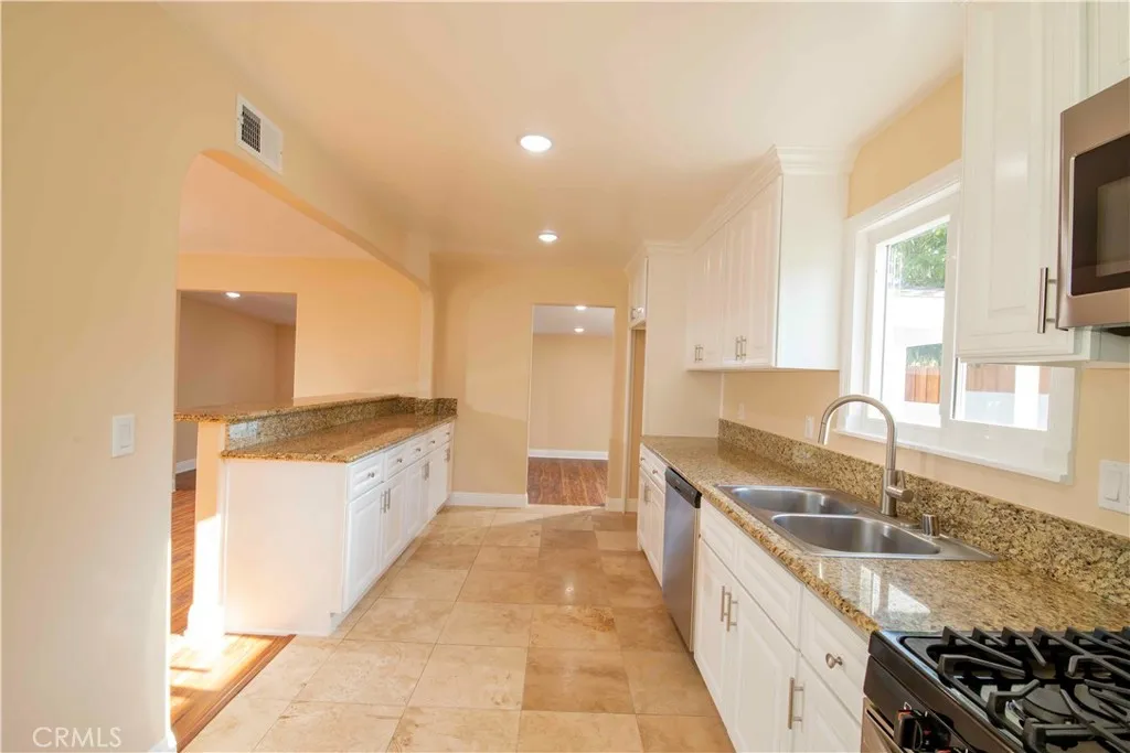 Additional image 75 of 22336 Saticoy St, Canoga Park, CA 91303