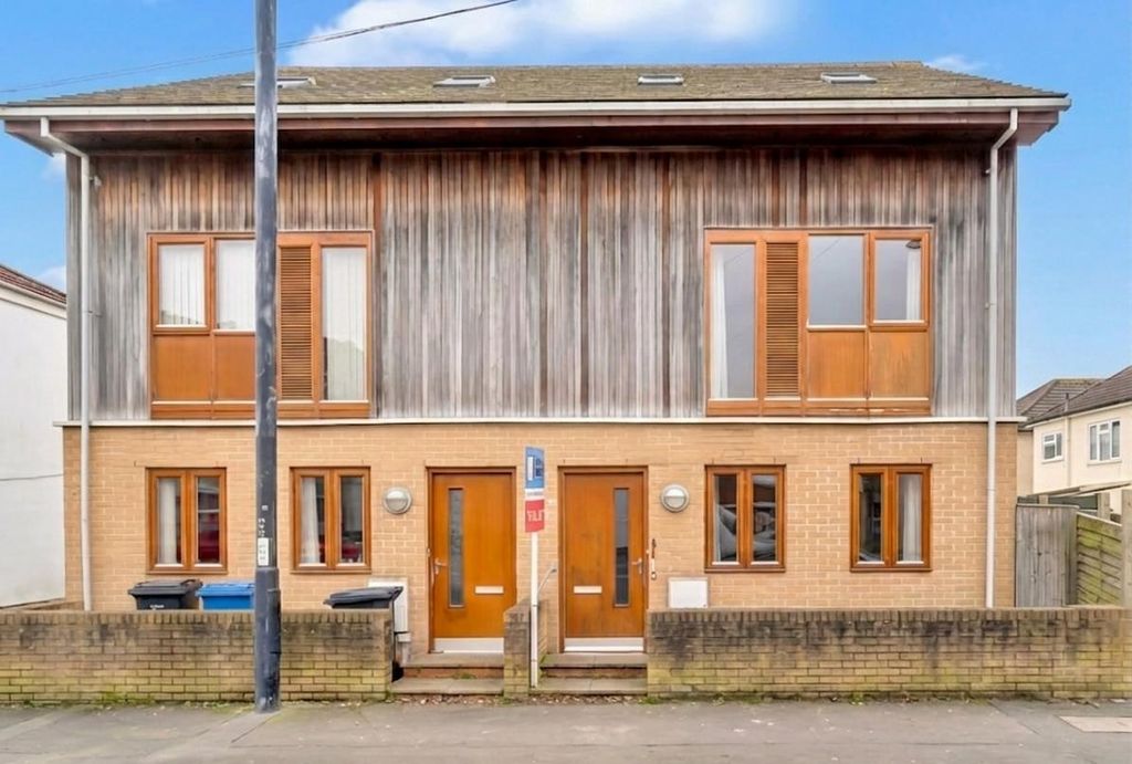 5 bed property to rentSouthmead Road, Westbury-On-Trym, Bristol BS10