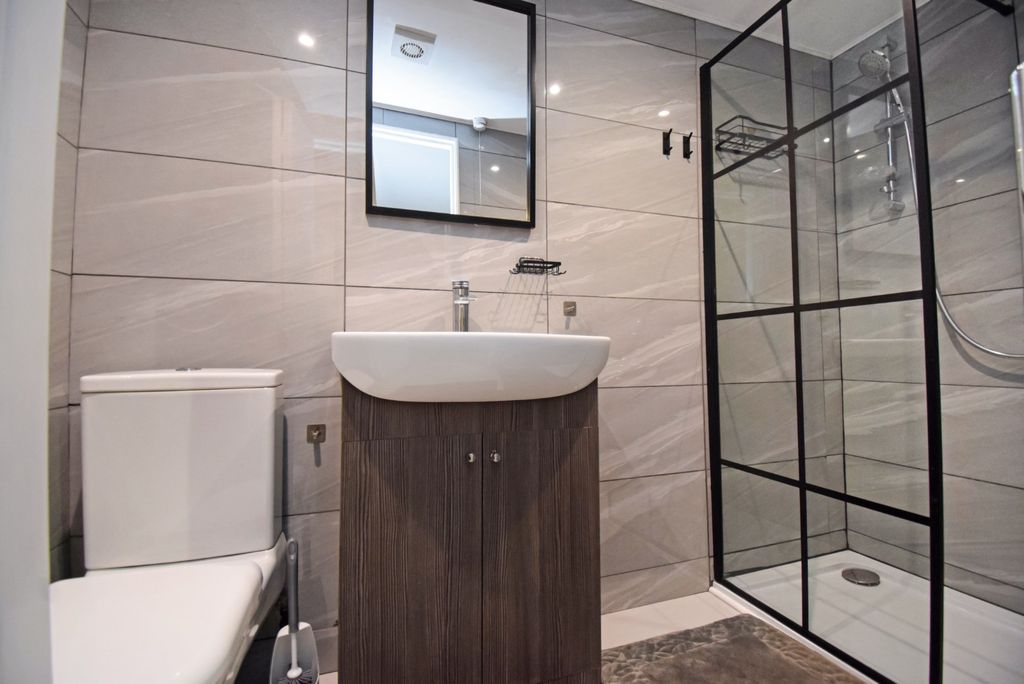 Additional image 4 of Studio for saleBath Road, Taplow, Maidenhead, Buckinghamshire SL6