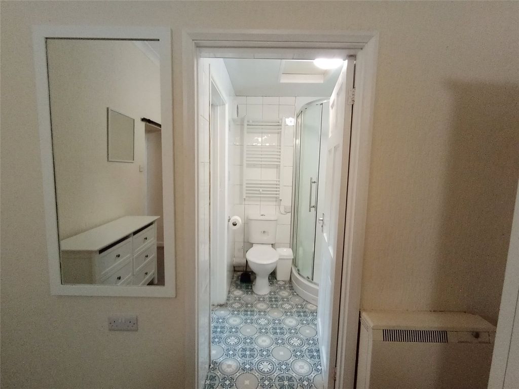 Additional image 9 of 1 bed flat to rentCourt Flat Paragon Court, The Paragon, Tenby, Pembrokeshire SA70