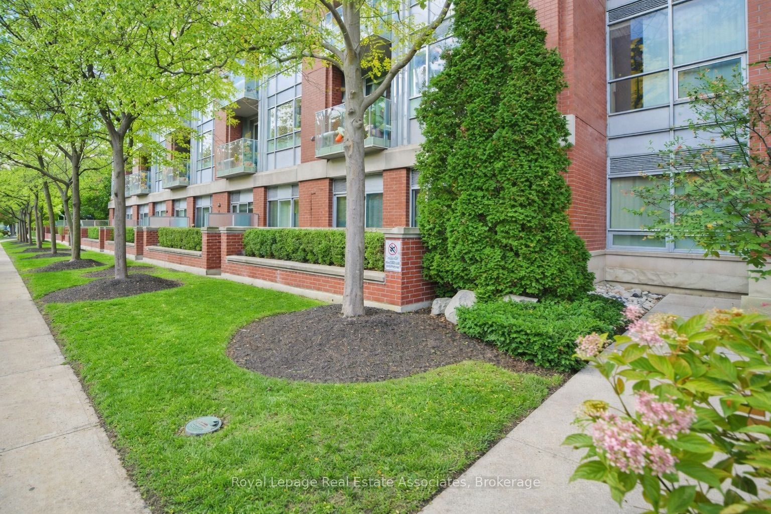 Additional image 3 of 107-80 Port Street E, Mississauga, ON, L5G 4V6