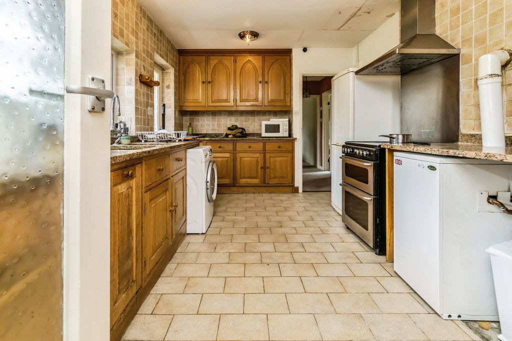 Additional image 5 of 2 bed detached bungalow for saleRickmans Lane, Billingshurst RH14