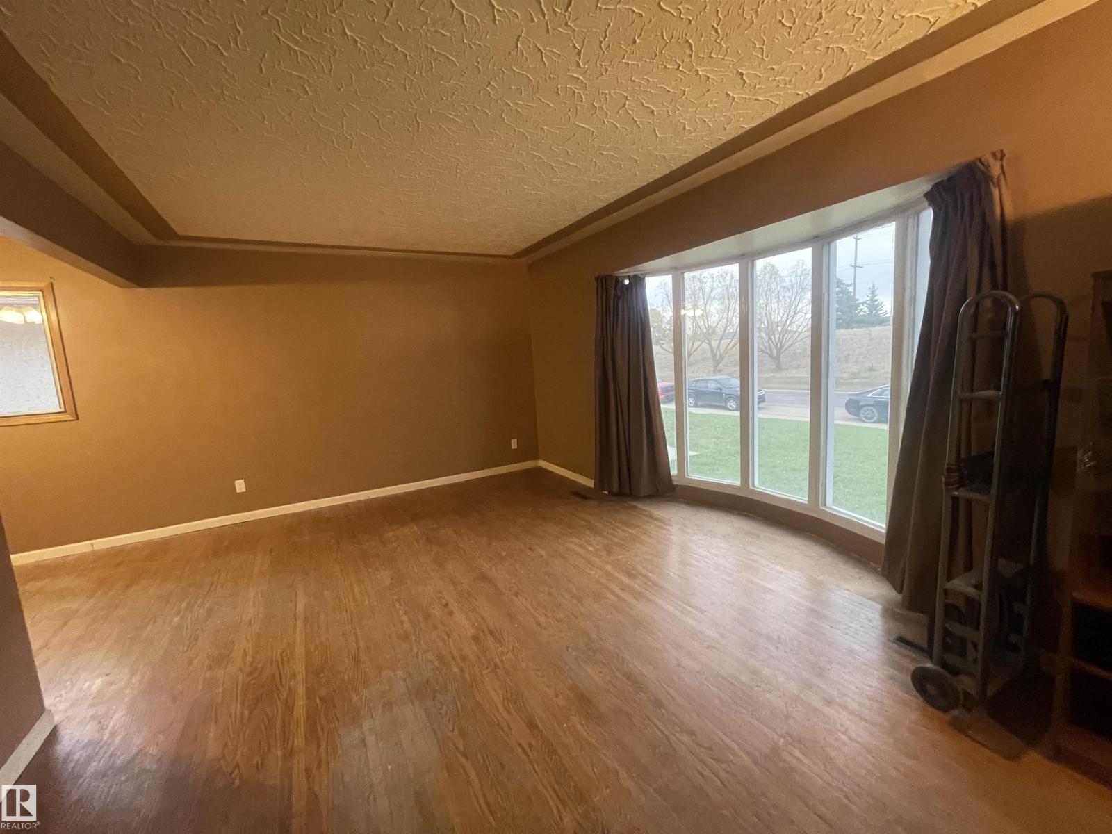 Additional image 3 of 13804 132 Avenue NW, Edmonton, AB, T5L3R8