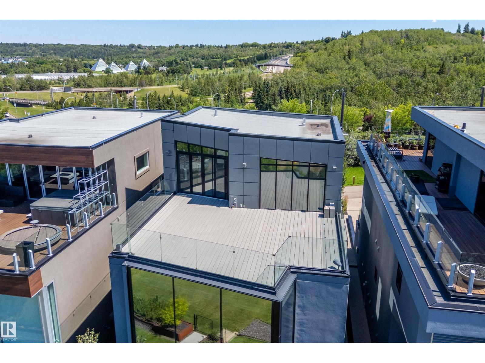 Additional image 2 of 9509 99b Street NW, Edmonton, AB, T6E3X1