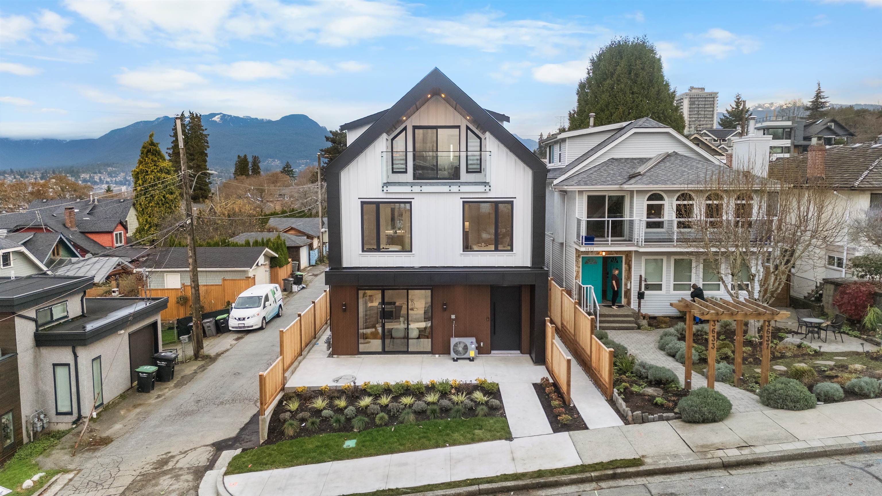 Additional image 2 of 1-3623 Triumph Street, Vancouver, BC, V5K 1V4