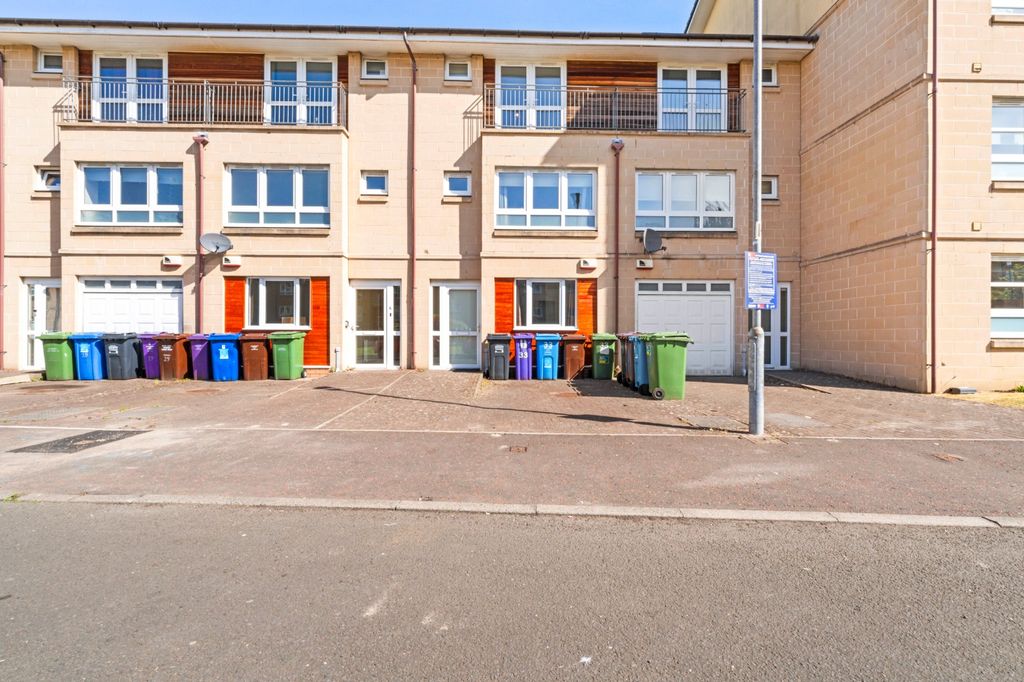 4 bed town house to rentWhitehill Court, Glasgow, Glasgow City G31