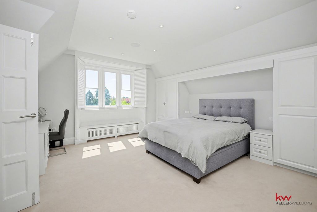 Additional image 14 of 5 bed penthouse for saleGoldings, Hertford SG14