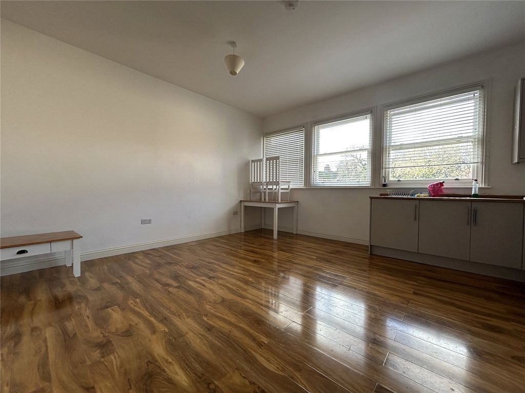 Additional image 3 of 2 bed flat to rentBond Street, Bridgwater TA6