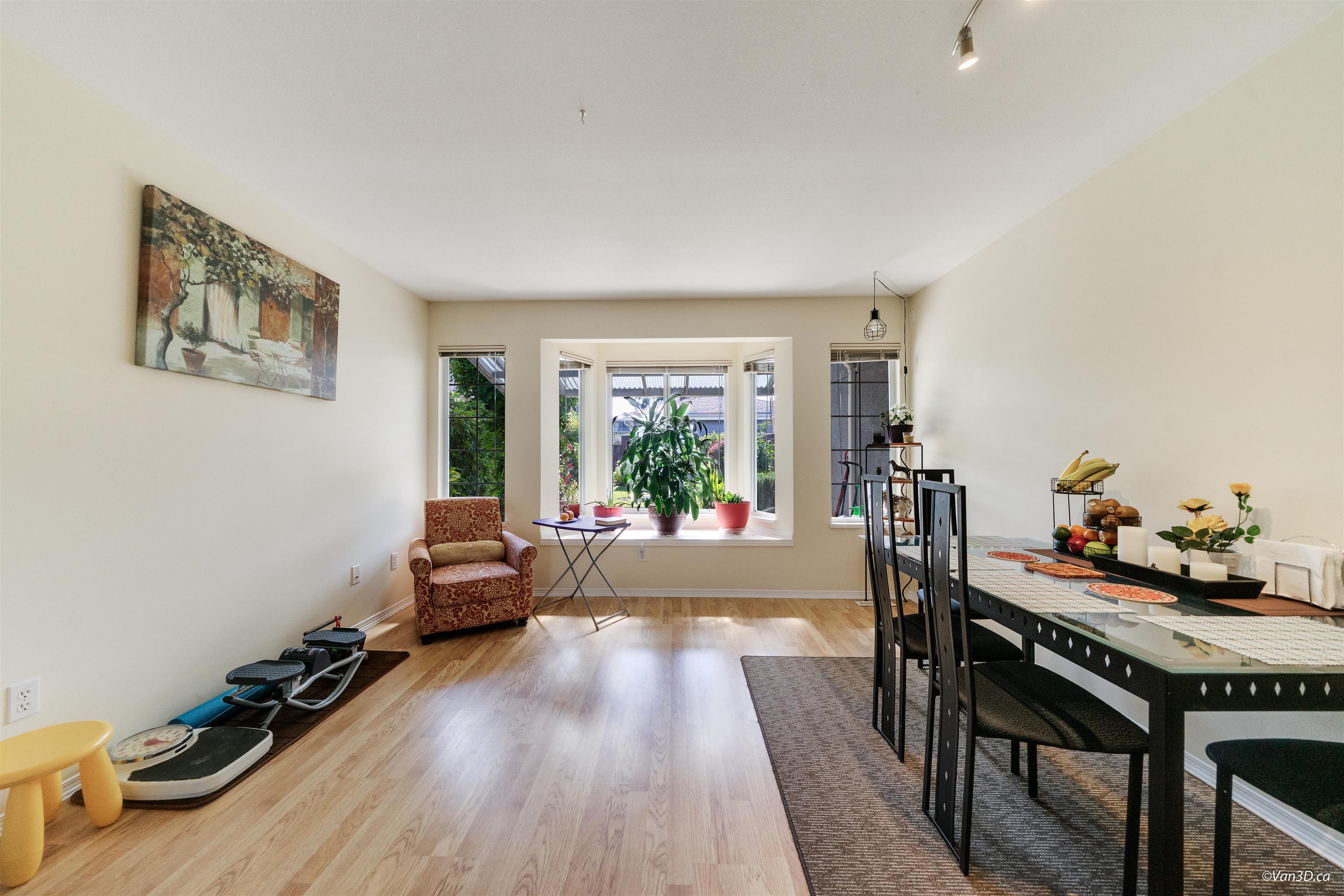 Additional image 5 of 215 W 18th Street, North Vancouver, BC, V7M 1W7