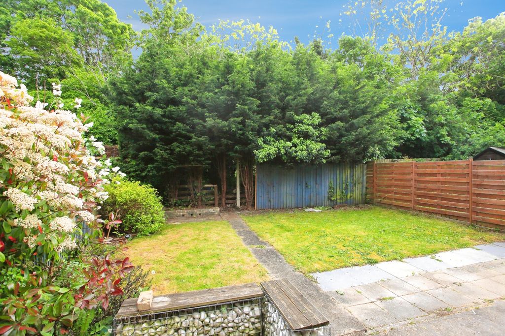 Additional image 2 of 5 bed semi-detached house to rentBathurst, Peterborough PE2