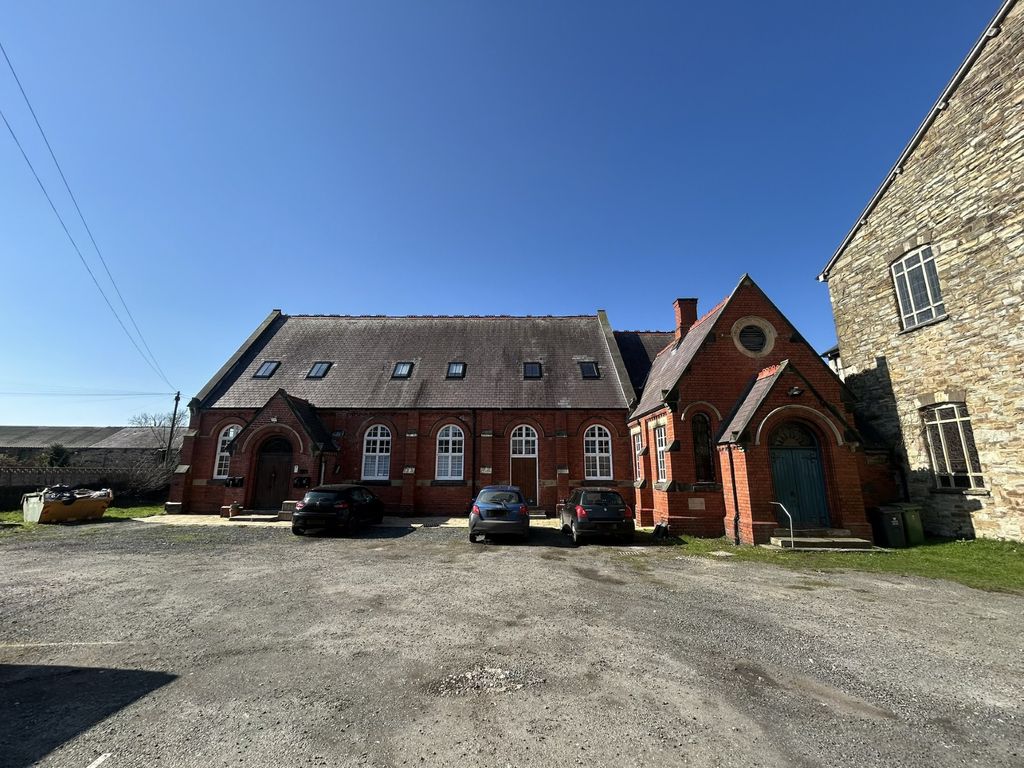 1 bed flat to rentHall Street, Rhosllanerchrugog, Wrexham LL14