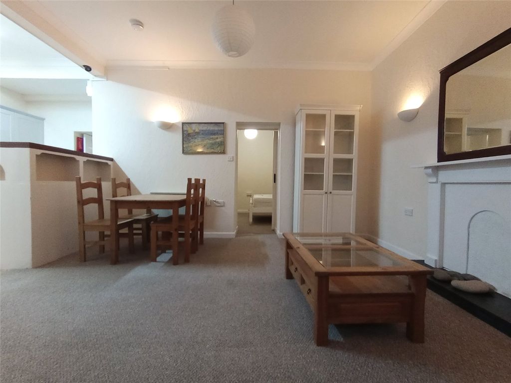 Additional image 4 of 1 bed flat to rentCourt Flat Paragon Court, The Paragon, Tenby, Pembrokeshire SA70